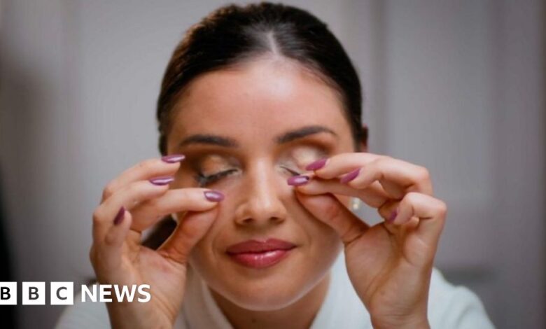 109318440 p07rnpkw.jpg