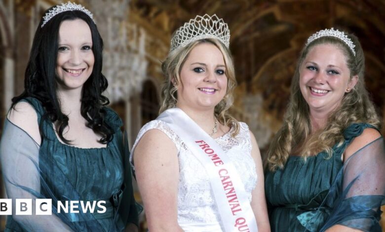 97286598 fromecarnivalqueen2016aleeshawhitewithattendants leftkirstiescottand rightsamglover pictur