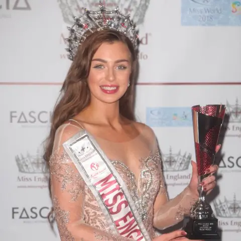 Paul Carrol @www.missengland.info Alisha Cowie being crowned as Miss England