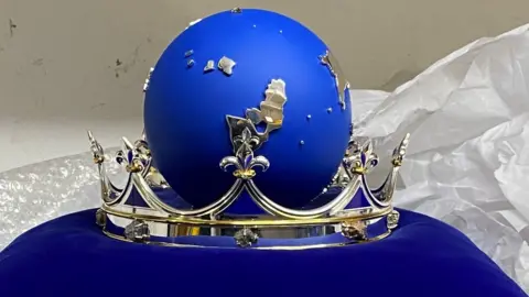 Bruno Peek Commonwealth of Nations Globe