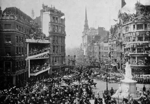 Getty Images Photograph of the Diamond Jubilee procession in London. Lord Frederick Sleigh Roberts (1832 - 1914) is seen supervising the arrangements in St Paul's Churchyard