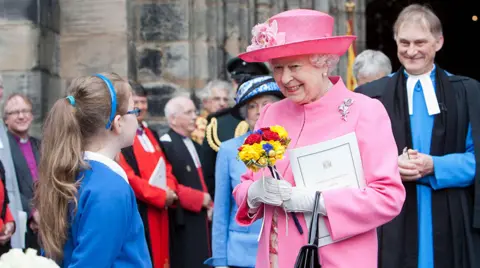 PA Media Queen at Glasgow Cathedral in 2012