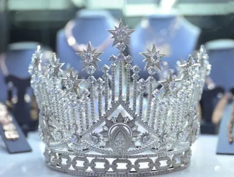 Tiffany Wertheimer Picture of the glittering Miss Universe Indonesia crown