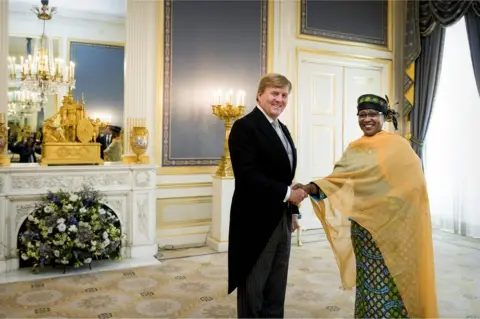 AFP King Willem-Alexander of the Netherlands (L) receives the letter of credence from the ambassador of Chad, Ammo Aziza Baroud, at Palace Noordeinde in The Hague, the Netherlands, on September 6, 2017.